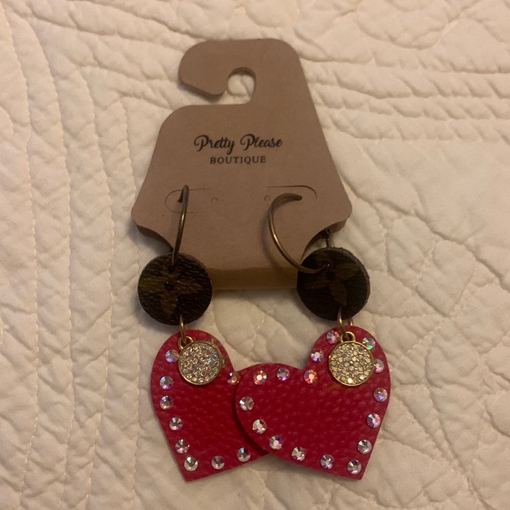 New ear rings from boutique, new, faux leather